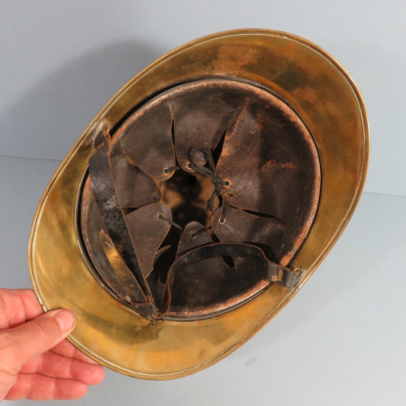 CASQUE DES SAPEURS-POMPIERS DE LA VILLE DE GERMINY L'EVEQUE MODELE 1885 1895 COMPLET AVEC SON INTERIEUR